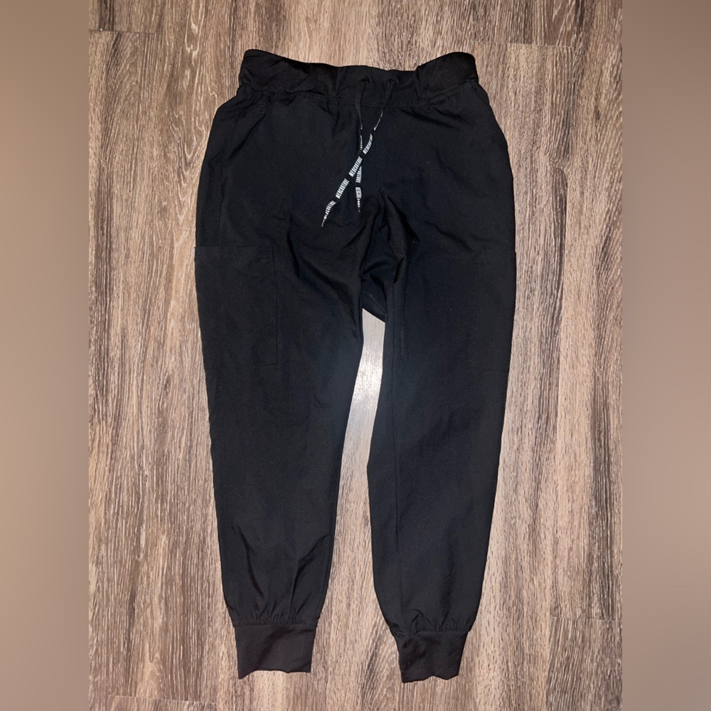 Med Couture Insight Women's 6-Pocket Cargo Jogger Scrub Pants - Black